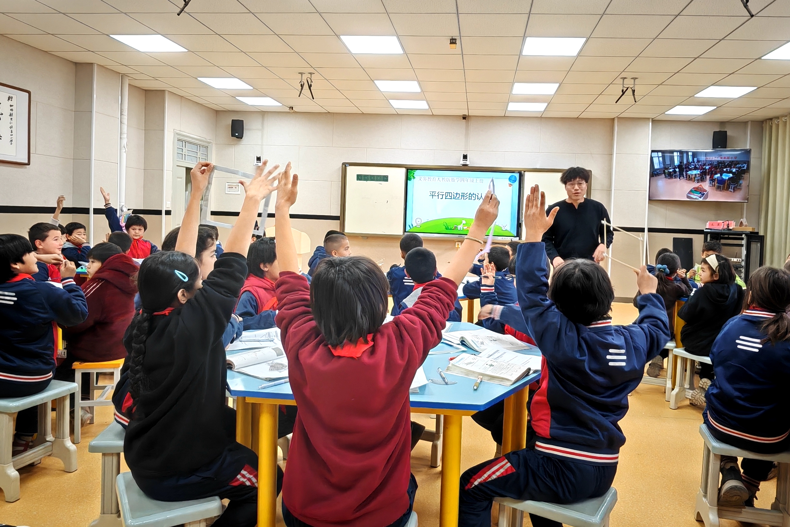 图6 董留辉老师上课.jpg